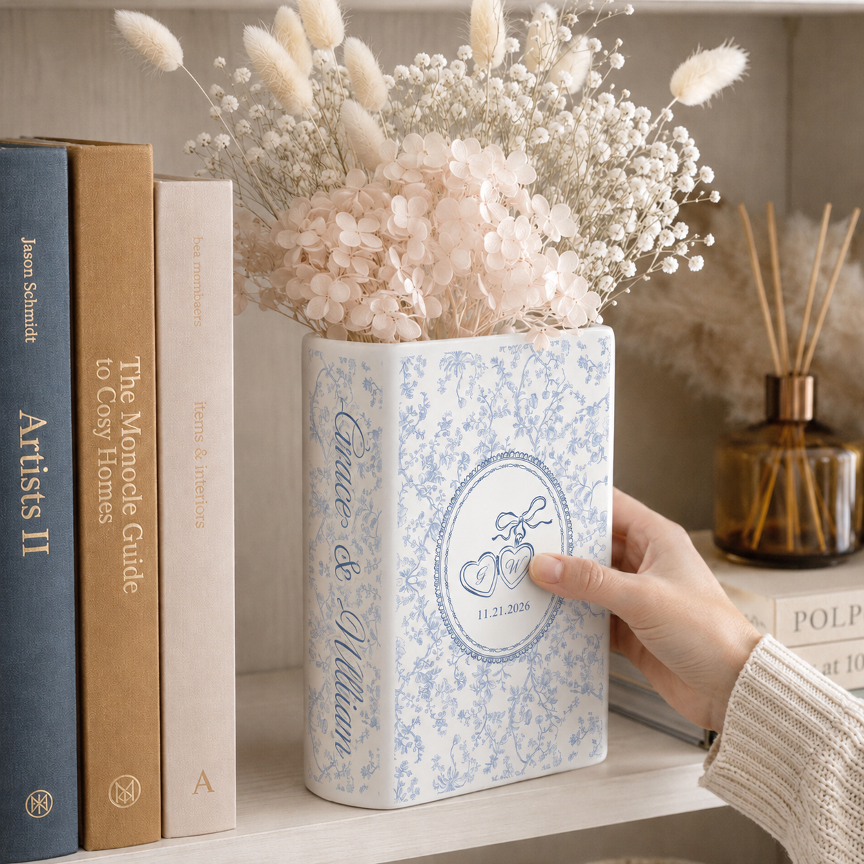 Toile Couple Ceramic Book Vase, Custom Wedding Gift, Bridal Shower Gift, Anniversary Gift, Bridesmaid Gift, Engagement Gift, Gift for Couple