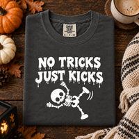 No Tricks Just Kicks Skeleton Shirt – Halloween Pregnancy Announcement