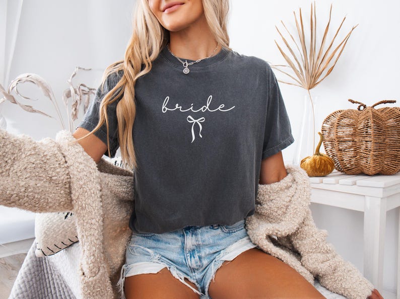 Bride Shirt with Bow Bride Tee Trendy Oversized Bride Shirt with Bow Bride to Be Shirt Wedding Shirt Bride Gift for Bridal Shower Gift Shirt