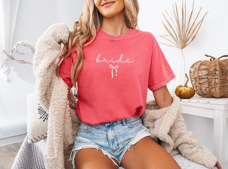 Bride Shirt with Bow Bride Tee Trendy Oversized Bride Shirt with Bow Bride to Be Shirt Wedding Shirt Bride Gift for Bridal Shower Gift Shirt