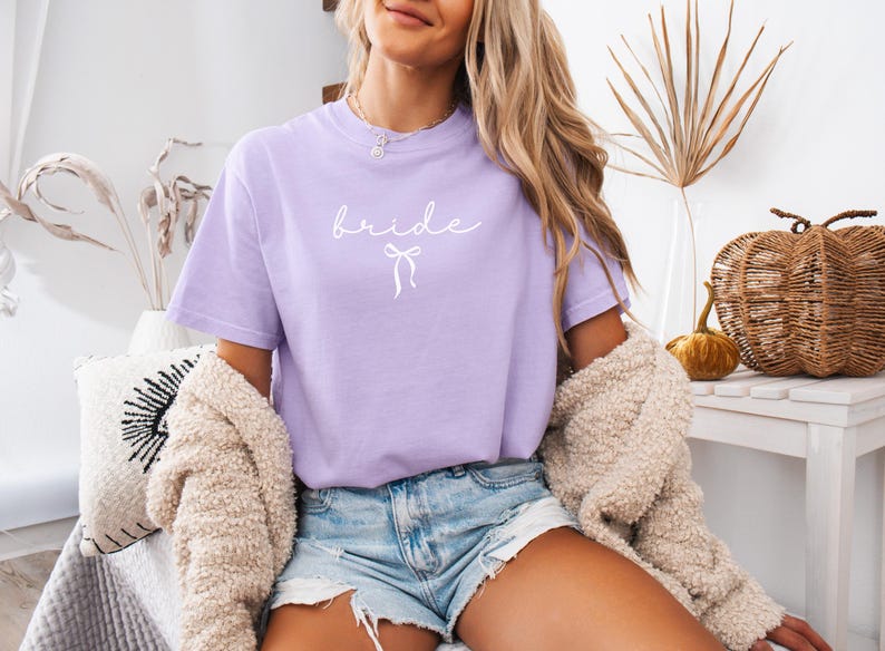 Bride Shirt with Bow Bride Tee Trendy Oversized Bride Shirt with Bow Bride to Be Shirt Wedding Shirt Bride Gift for Bridal Shower Gift Shirt