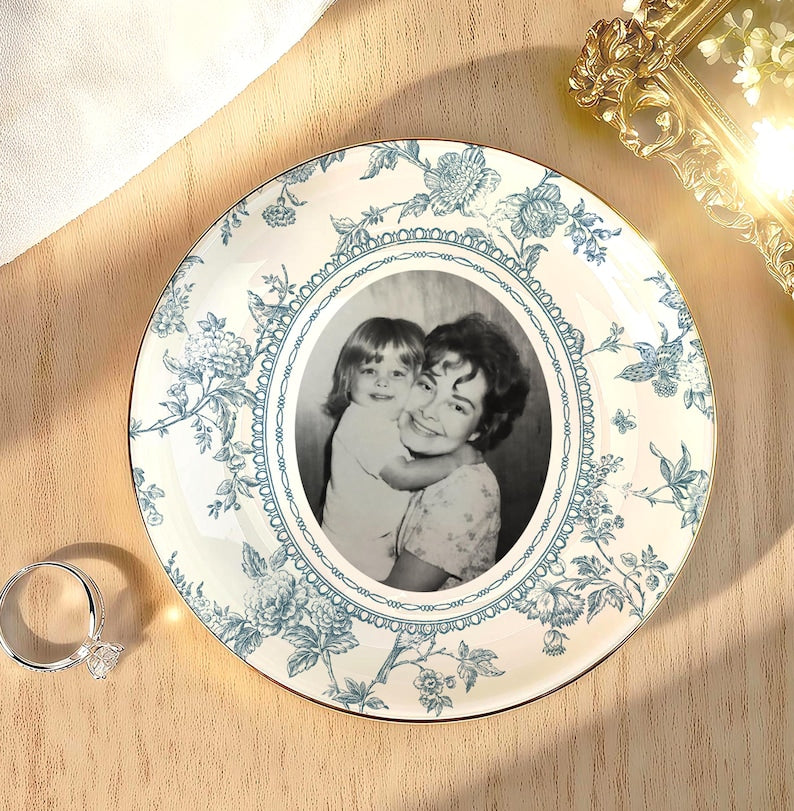 Mother of the Bride Gift, Toile De Jouy Trinket Tray, Custom Mother Photo Ring Dish, Mother of the Bride Wedding Day Gift from Daughter