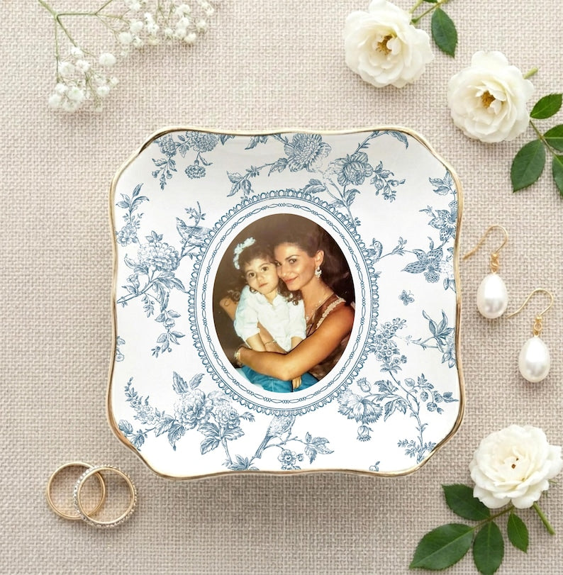 Mother of the Bride Gift, Toile De Jouy Trinket Tray, Custom Mother Photo Ring Dish, Mother of the Bride Wedding Day Gift from Daughter
