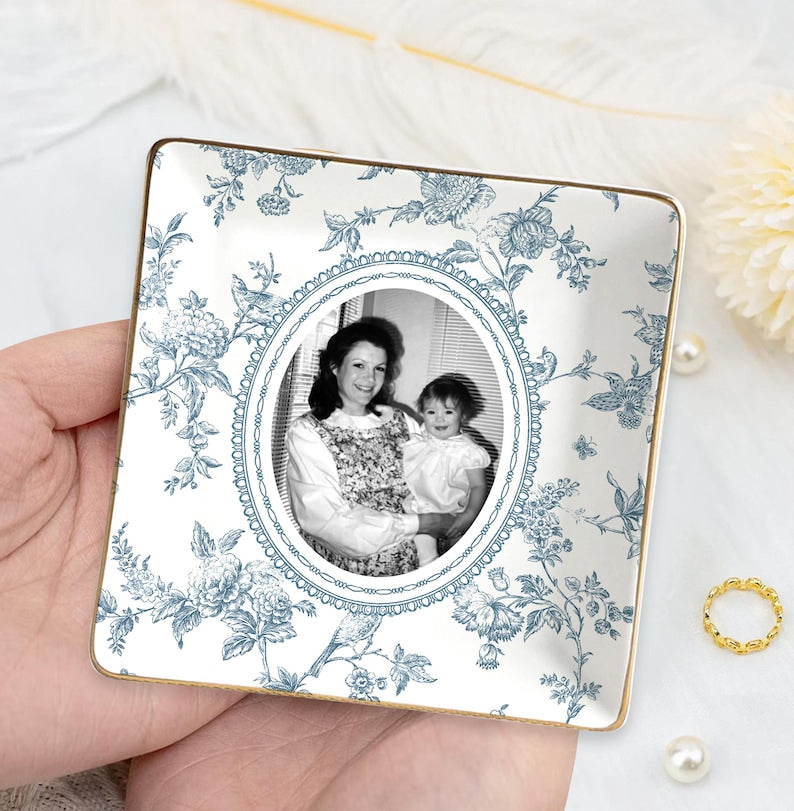Mother of the Bride Gift, Toile De Jouy Trinket Tray, Custom Mother Photo Ring Dish, Mother of the Bride Wedding Day Gift from Daughter