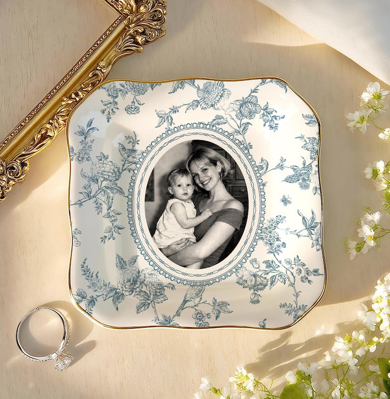 Mother of the Bride Gift, Toile De Jouy Trinket Tray, Custom Mother Photo Ring Dish, Mother of the Bride Wedding Day Gift from Daughter