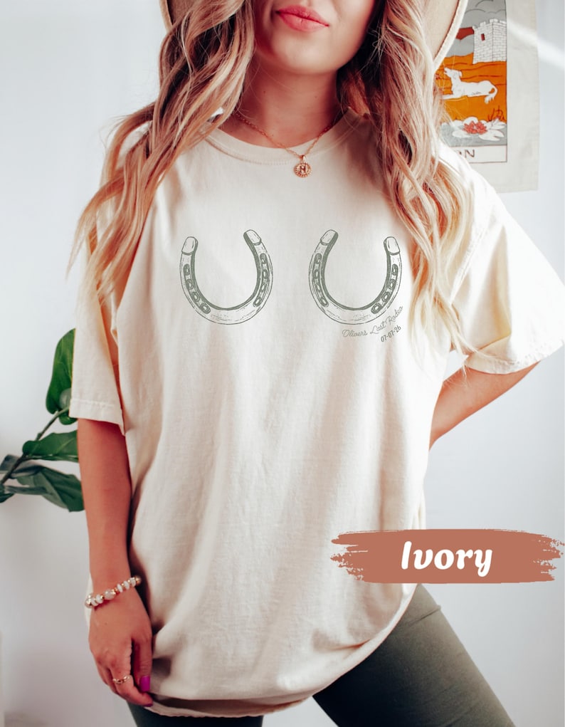 Comfort Colors Horseshoe Bachelorette Shirt, Cowgirl Bride, Last Rodeo, Custom Western Bridal Party Tee, Texas Bach T-Shirt